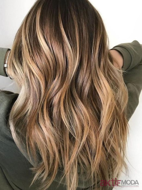 Sarışın Sombre Saç Modelleri