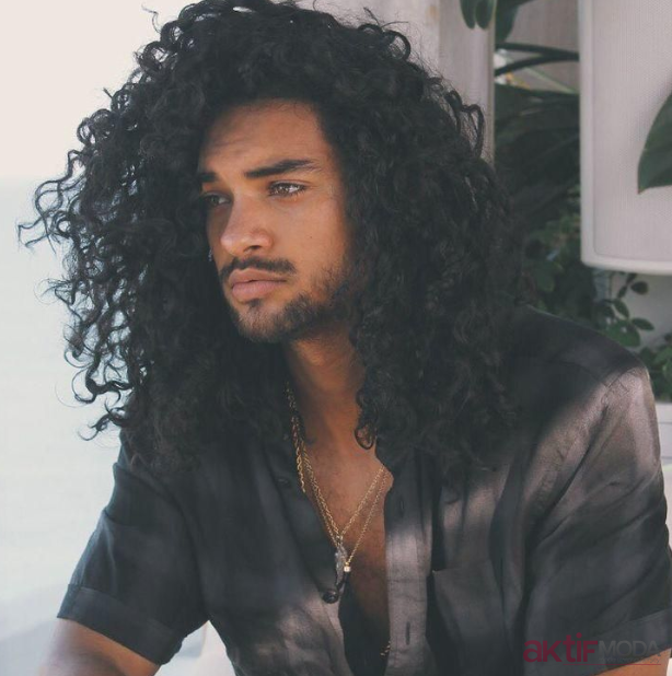 Kıvırcık Uzun Erkek Saç Modelleri
