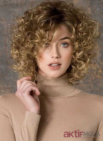 Kıvırcık Kabarık Saç Kesim Modelleri - Katlı Kesim Saç Modelleri 2022
