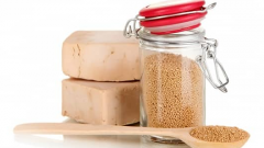 Maya ile Saç Boyası Nasıl Akıtılır?