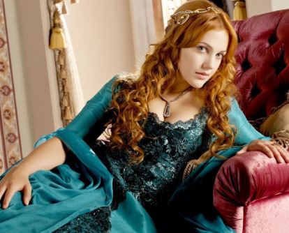 MeryemUzerli7 - Meryem Uzerli Sa&ccedil; Rengi