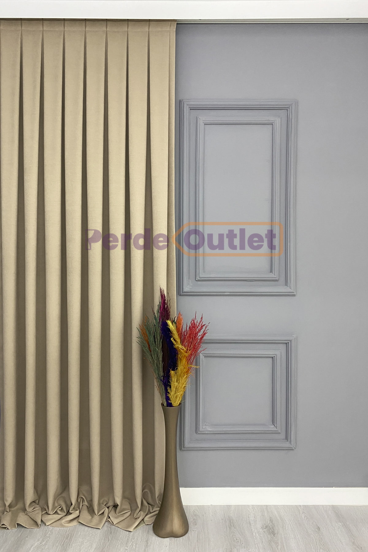 bej rengi duz fon perde 1 1200x1800 1 - 2022 Salon Dekorasyonu İ&ccedil;in Perde Fikirleri